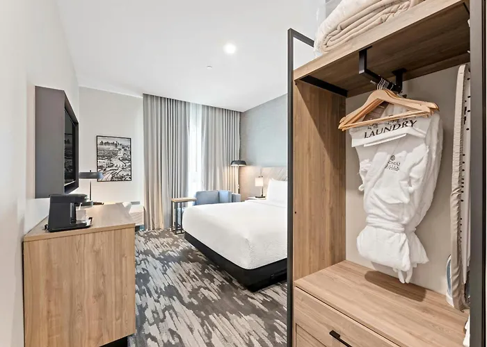 Sandman Signature Dallas Las Colinas Hotel & Suites