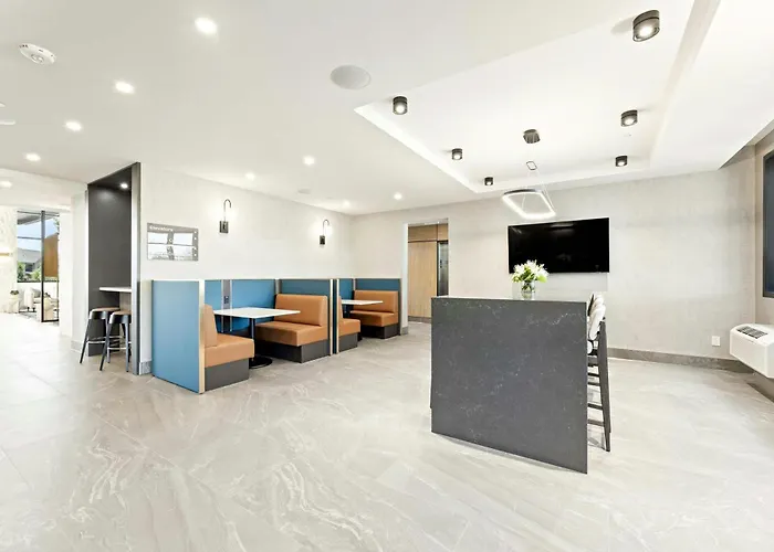 Sandman Signature Dallas Las Colinas Hotel & Suites